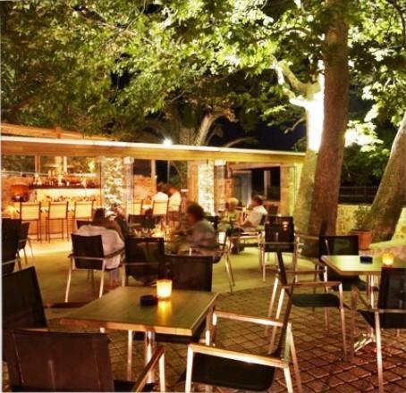 Astoria Hotel Troulos Eksteriør bilde